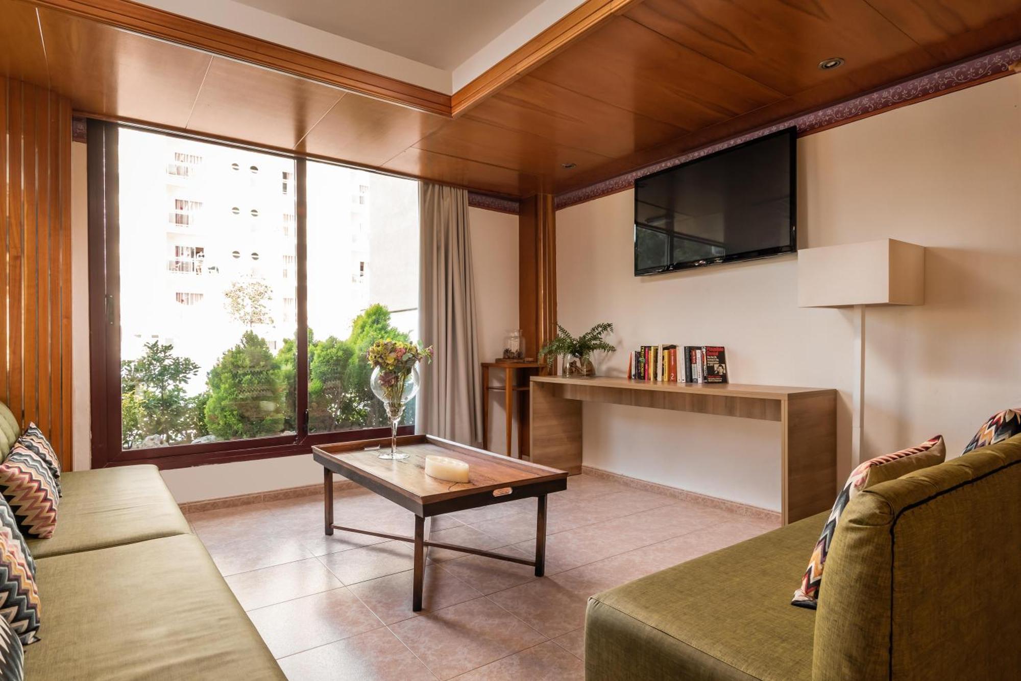 Hotel Cartago Nova By Alegria Malgrat de Mar Dış mekan fotoğraf