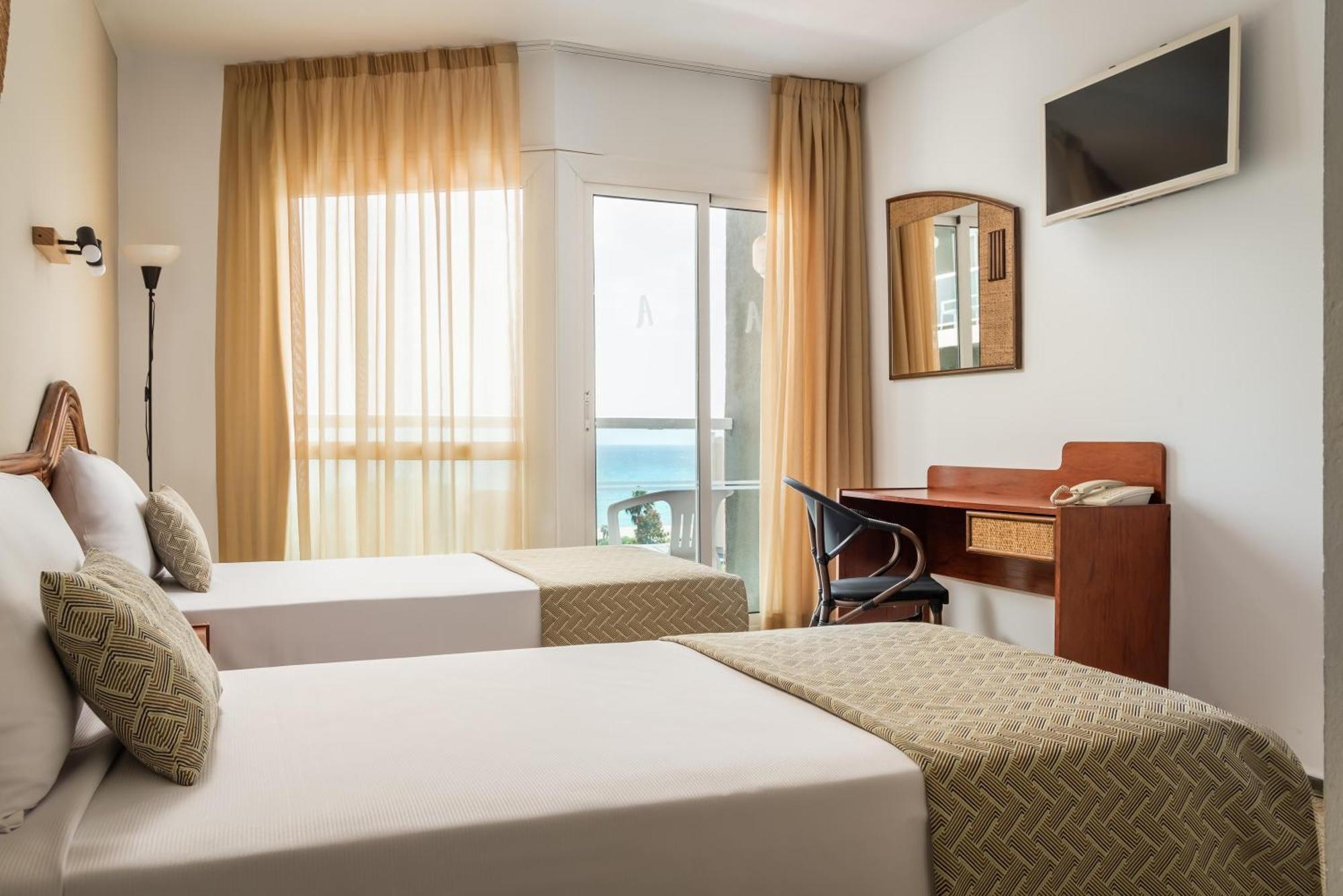 Hotel Cartago Nova By Alegria Malgrat de Mar Dış mekan fotoğraf