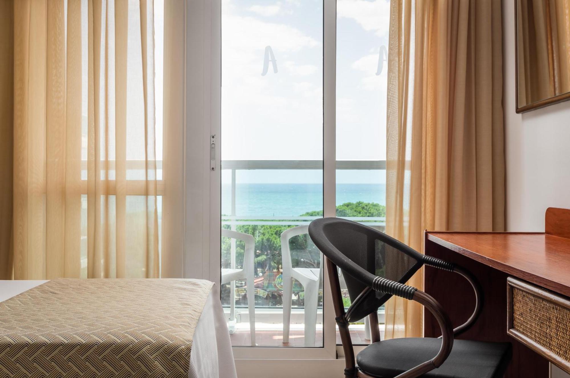 Hotel Cartago Nova By Alegria Malgrat de Mar Dış mekan fotoğraf